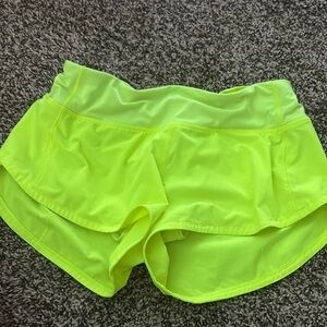 size 4 low rise 2.5” lululemon speed ups